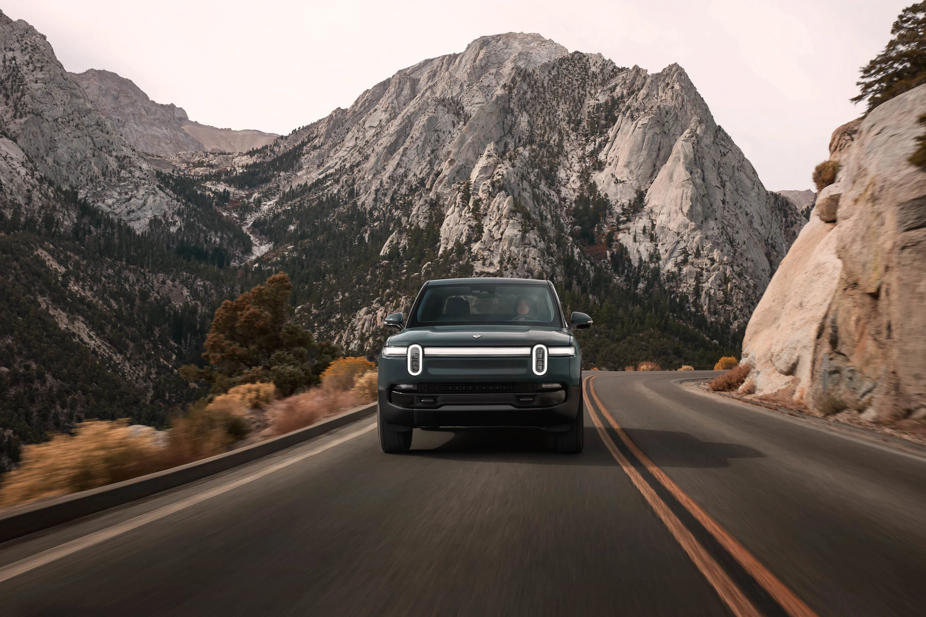 Rivian R1S - Offers Page
