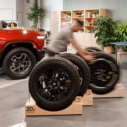 Espaces Rivian : pneus de véhicules électriques