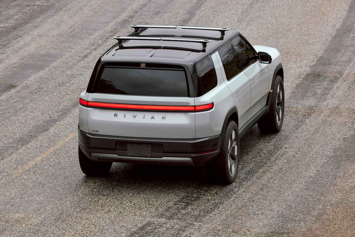 2027 Rivian R2