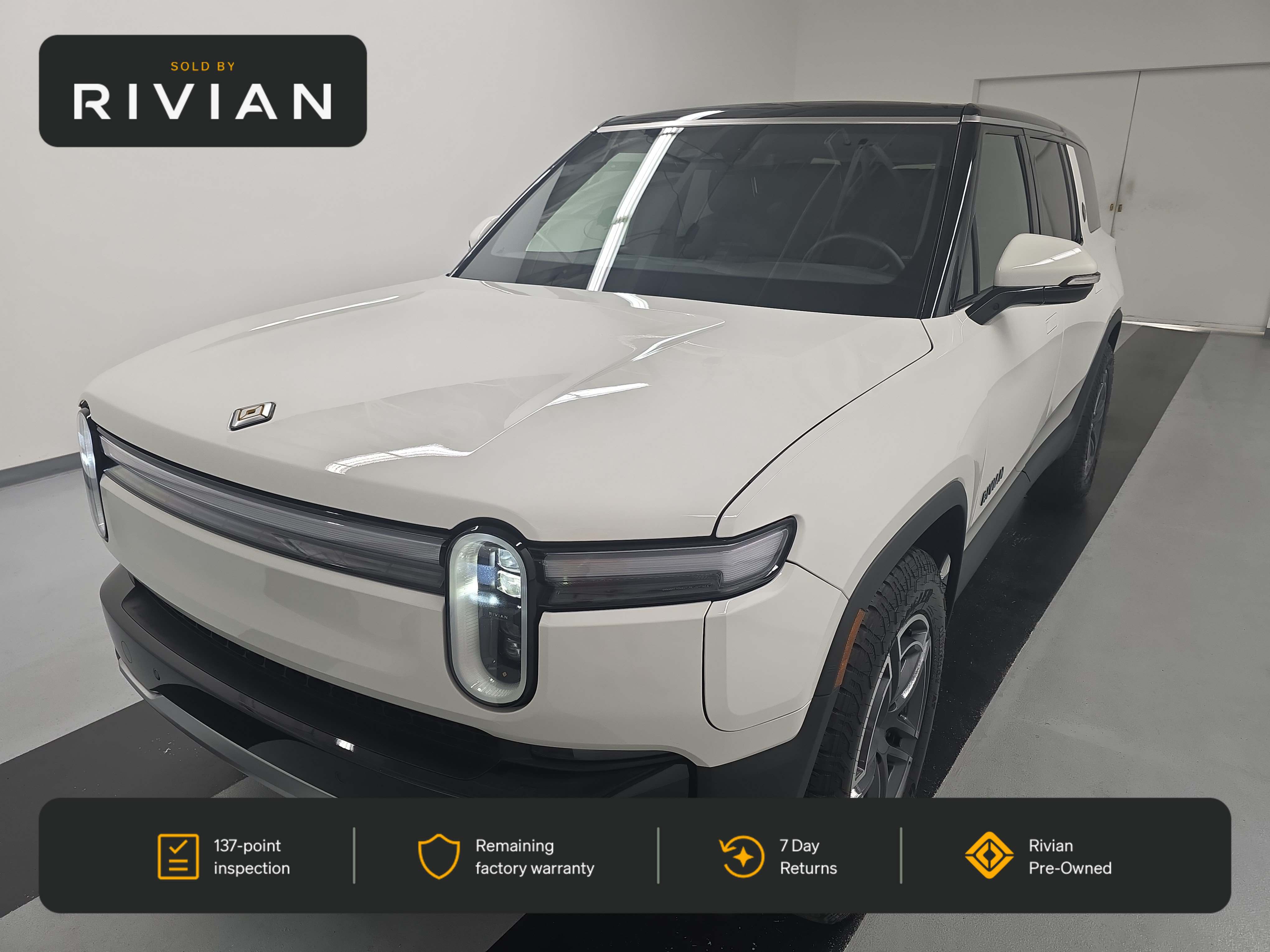 Glacier White paint 2025 Rivian R1S SUV / Crossover All-Wheel Drive Automatic