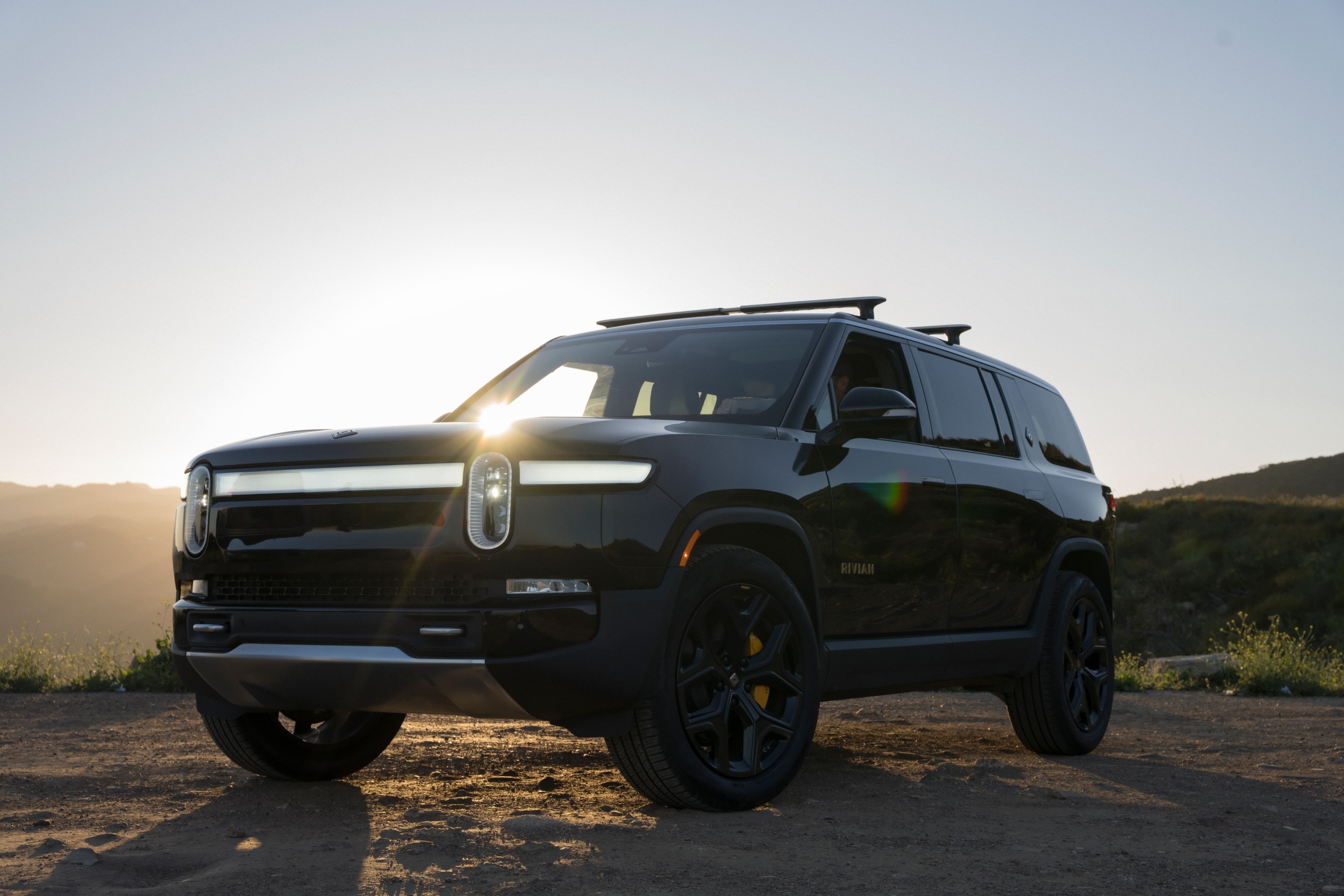 price of rivian r1s